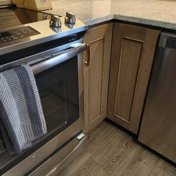 Moline Kitchen & Baths Remodel-Dura Supreme Cherry Hanstone Fusion Onyx