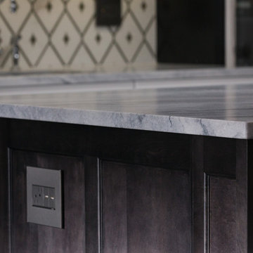 White Cherokee Marble Bar With Bling
