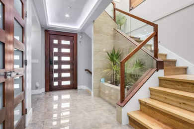 Entryway - transitional entryway idea in San Francisco