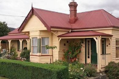 Photo of a traditional exterior in Townsville.