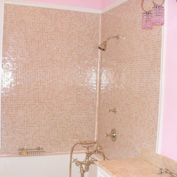 Creek Side Home - Children's Bathrooms