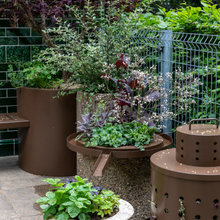 Water containment in garden