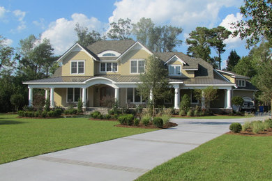 Inspiration for a timeless exterior home remodel in Wilmington