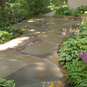 irregular blue stone patio for perinnial garden