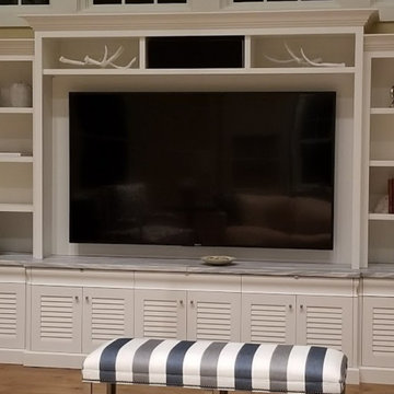 Entertainment center