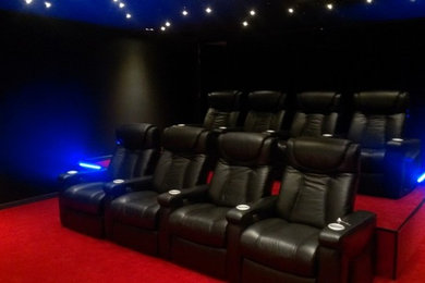 Idée de décoration pour une salle de cinéma.