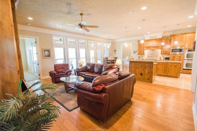 5302 Riviera Ct