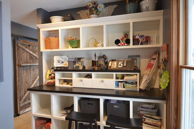 Inspiration for a cottage entryway remodel in Minneapolis