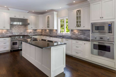 Kitchen - kitchen idea in Denver