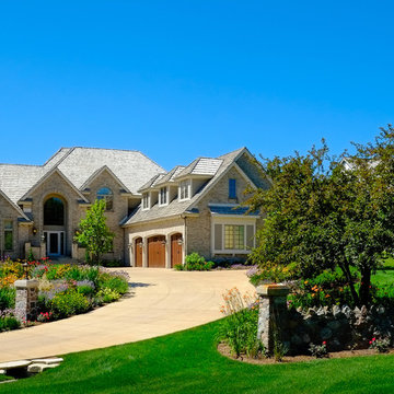 Lake Home Front Yard Landscape - Oconomowoc