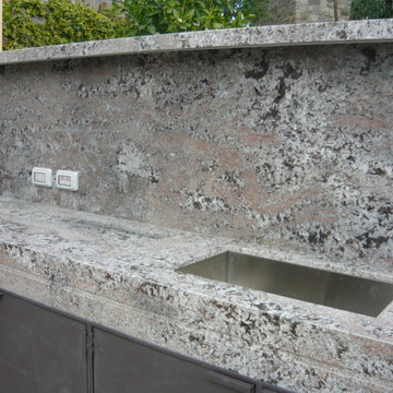 Outdoor Kitchen