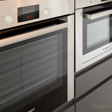 Create a timeless kitchen with a mix of traditional and modern design features J