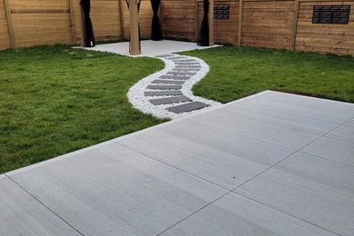 Design ideas for a modern landscaping in Other.