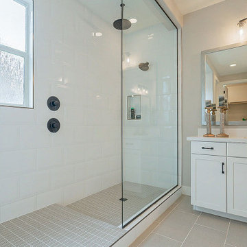 Phoenix, Arizona | The Lakes at Rancho El Dorado - Villagio Belice Owner’s Bathr