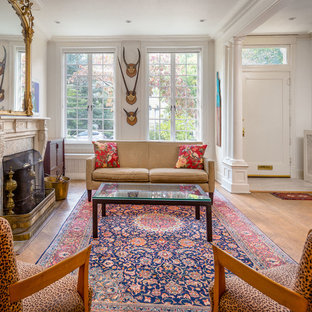 Beige Wohnzimmer mit orangem Boden Ideen, Design & Bilder ...