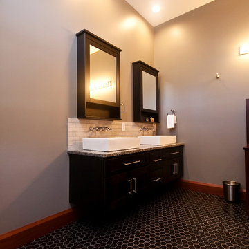 New Modern Home in Des Peres