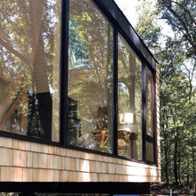 Harsh Contrast: Dark Gray / Light Wood