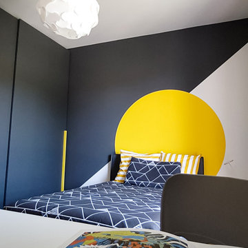 Yellow & Black Teen boy's bedroom