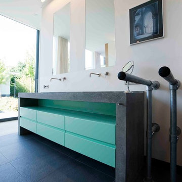DUTCH Kitchens: TRANSITIONAL style