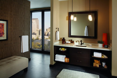 Example of a minimalist bathroom design in Dallas