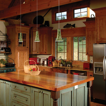 Quaint farmhouse with great lighting