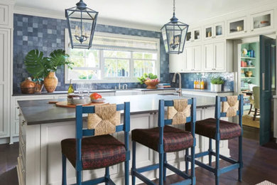 Example of a classic kitchen design in Austin
