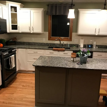 cab reface---white with gray island and dec posts