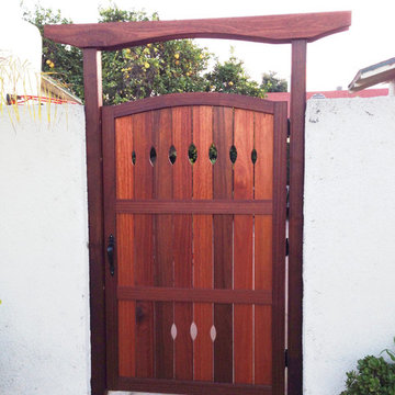 Hardwood Gates & Picket Fences