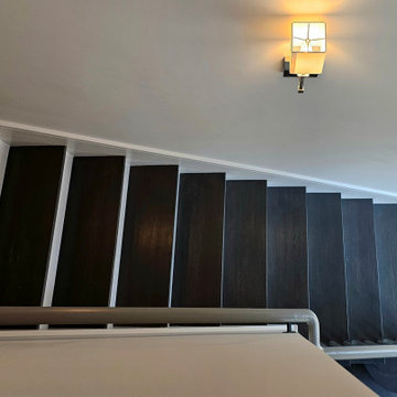 Project #112 | Traditional Staircase with Continuous Rail System