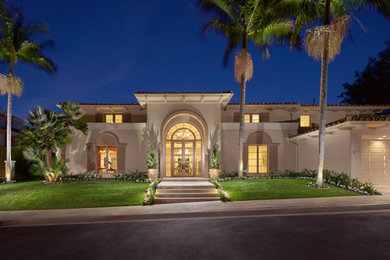 Tuscan exterior home photo in Cedar Rapids