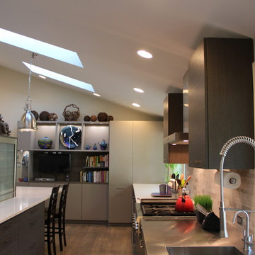 Contemporary, Leicht in Bethesda