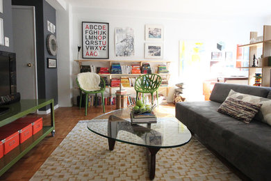 Inspiration for a modern home design remodel in New York