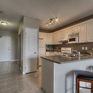 Staging a vacant condo