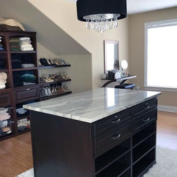 Walk-in Closet Island - Dressers