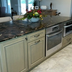Bertch Kitchen+ Cabinetry / Island Photo - Kitchen Cabinetry