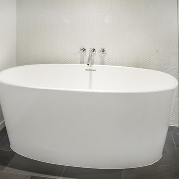 Contemporary Santa Monica Bathrooms