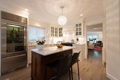 Elegant kitchen photo in Vancouver