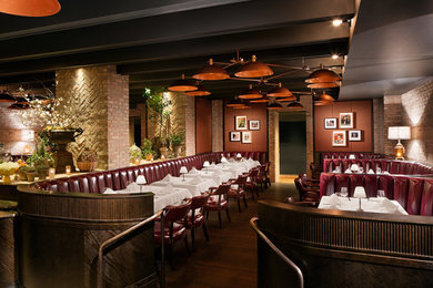Dining room photo in Chicago