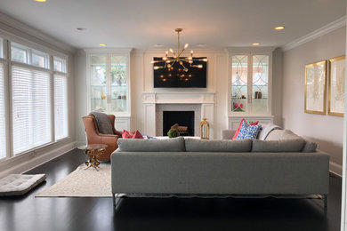 Family room photo in Chicago