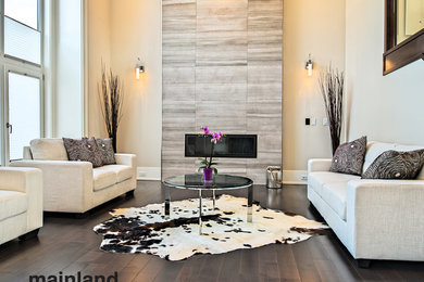 Inspiration for a transitional living room in Vancouver.