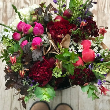 Slow Flowers May Inspiration: Floral Design with Seasonal Peonies