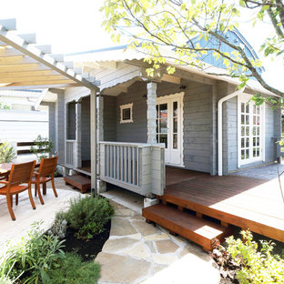 他の地域のビーチスタイルのおしゃれなテラス・中庭 (パーゴラ) の写真