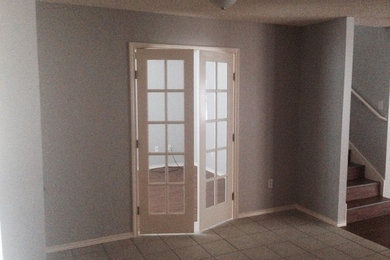 Minimalist home office photo in Austin