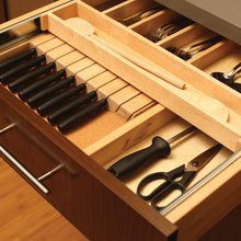Kitchen: knife storage