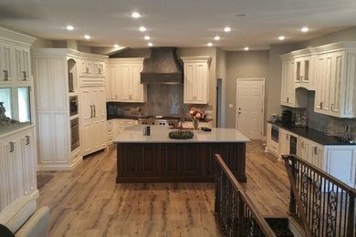 Minimalist kitchen photo in Kansas City