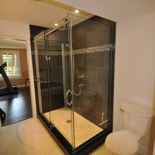 トロントのコンテンポラリースタイルのおしゃれな浴室の写真