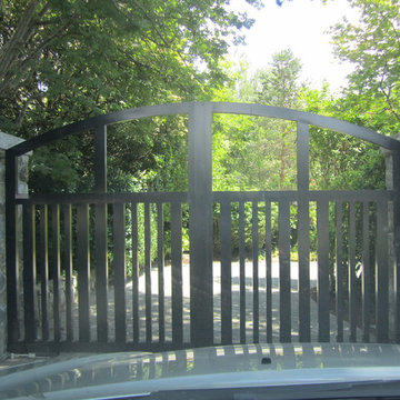 Driveway gates