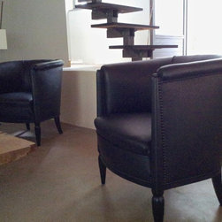 Fauteuils 1925 en cuir noir - Armchairs And Accent Chairs