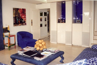 Family room - contemporary family room idea in Miami