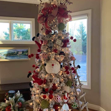 Sacksteders Christmas Store